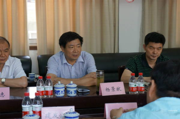 市國(guó)稅局總會(huì)計(jì)師楊景獻(xiàn)對(duì)建筑業(yè)相關(guān)部門負(fù)責(zé)人所提問(wèn)題解答與分析
